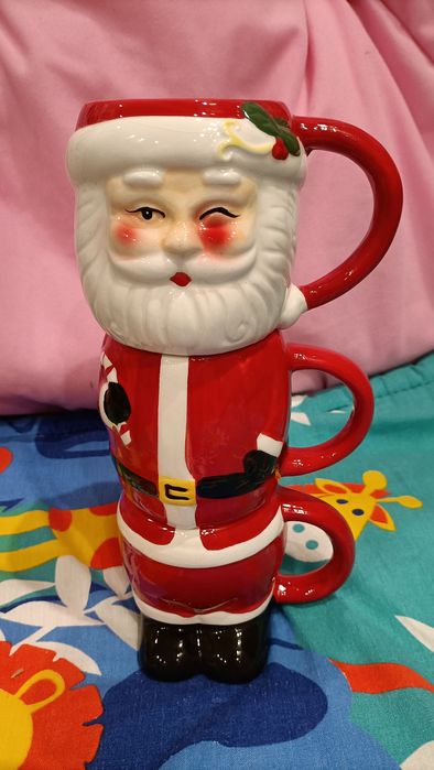 Продам новые новогодние чашки .