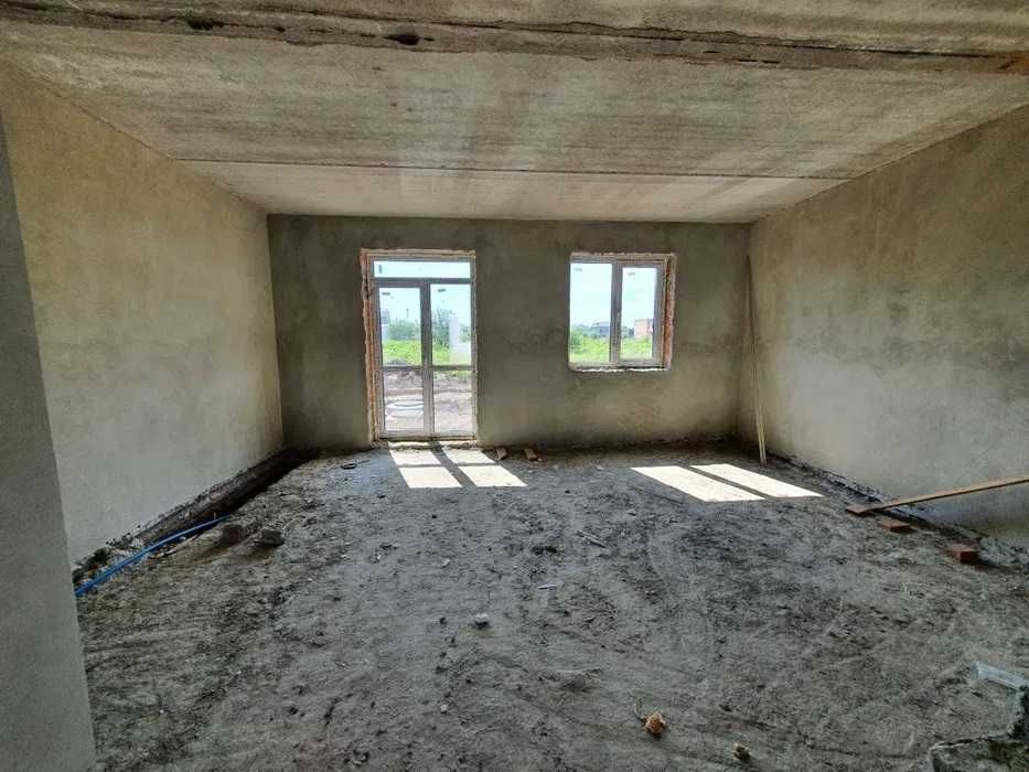 Кутовий, крайній цегляний,будинок,таунхаус.Площа 135м² 2,5ст газ гараж
