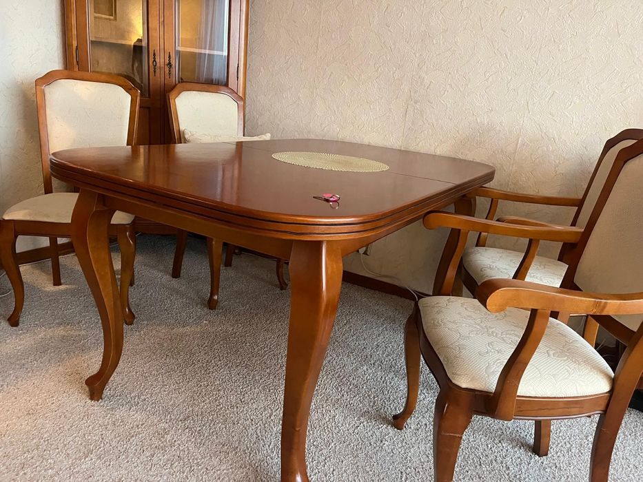 Piękne drewniane stylizowane meble