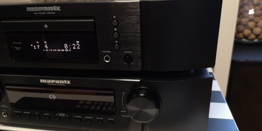 Zestaw wzmacniacz i odtwarzacz CD Marantz  SR5023  CD5004 z pilotem