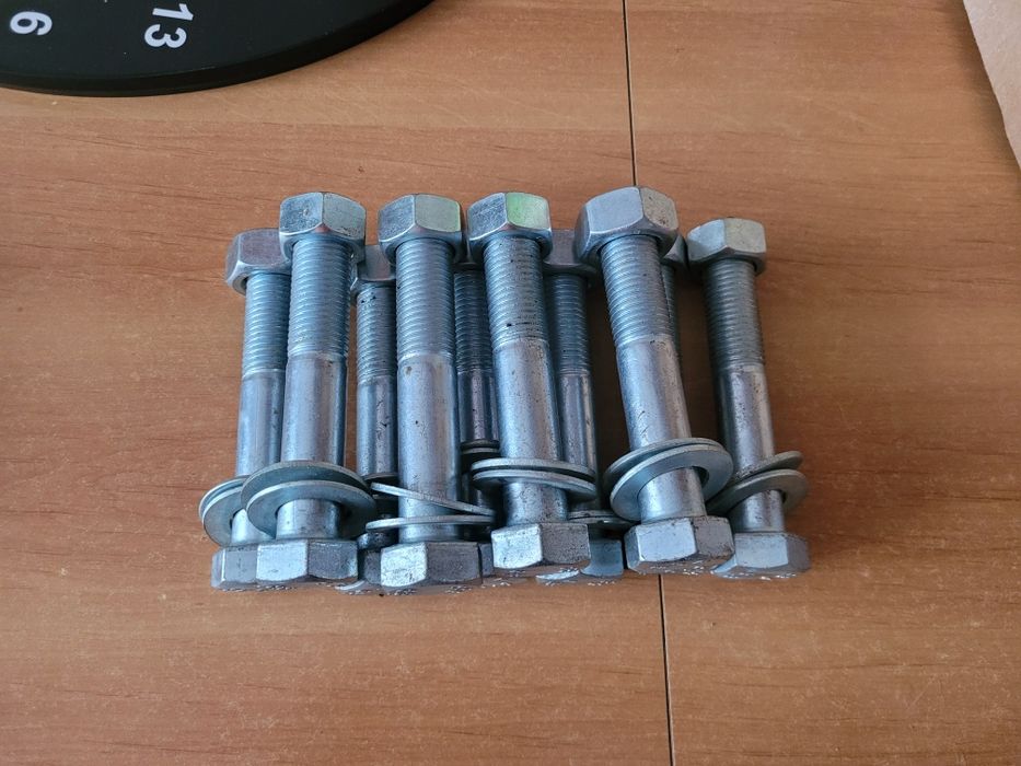 Śruby m22 klasa 8.8 ocynk