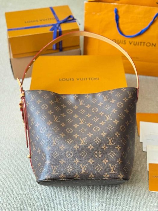 Bolsa grande LV all inbb com forro em pele