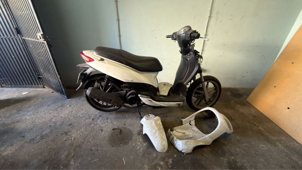 Motos e Scooters para Peças ou Inteiras – Ideais para Customização e Reparos 2
