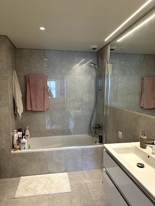 Arrenda-se T2 na Alta de Lisboa – Piscina | Próximo do Metro do Lumiar | 1.900€/mês