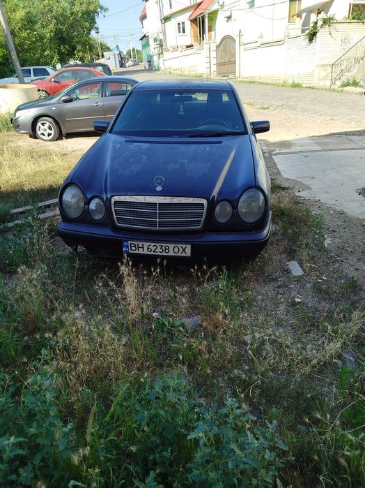 Продам Mercedes-Benz W210 («Лупатый») под восстановление или как донор под разборку.