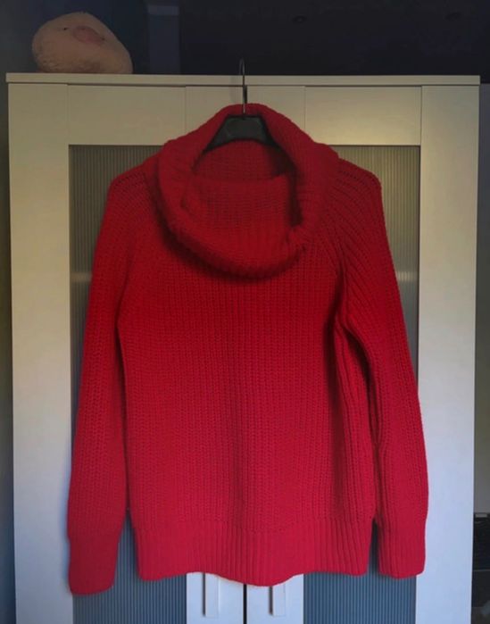 Sweter z kominem