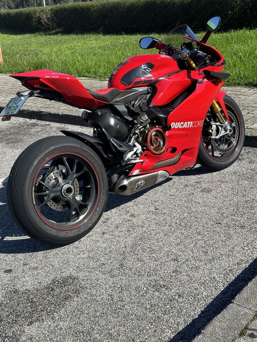 DUCATI 1199 em optimo estado.