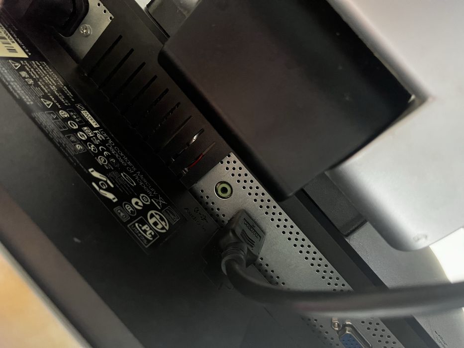 Monitor HP 1080p com base extendível