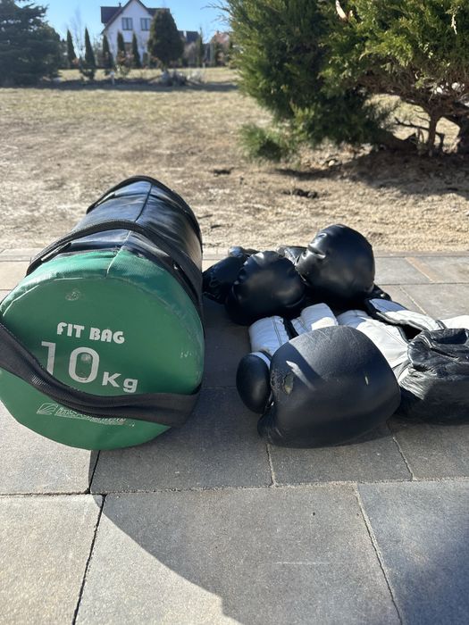 Worek bokserski treningowy 10 KG dwie pary rękawice bokserskie