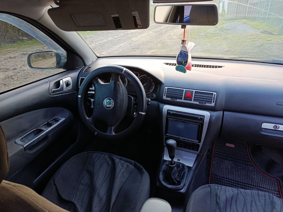 Продам Шкоду Октавіа тур