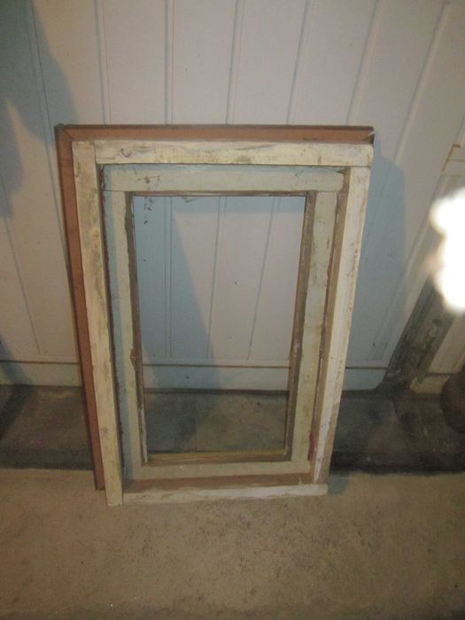 Викно з коробом-2 шт 46х73-53х77 см