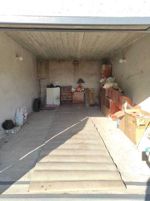 Капітальний гараж на ж/м Тополь-2. Перша лінія на в'їзді в кооператив.