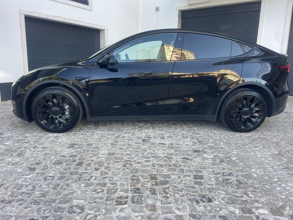 Tesla Y Long Range Dual Motor AWD