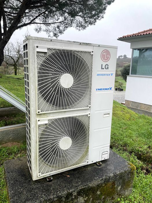 Bomba de calor LG usada (sistema split, 16 kW, trifasica), qualquer proposta razoável será considerada