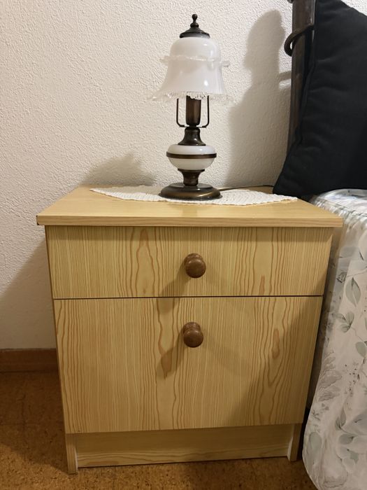 Cama de casal em ferro com moveis