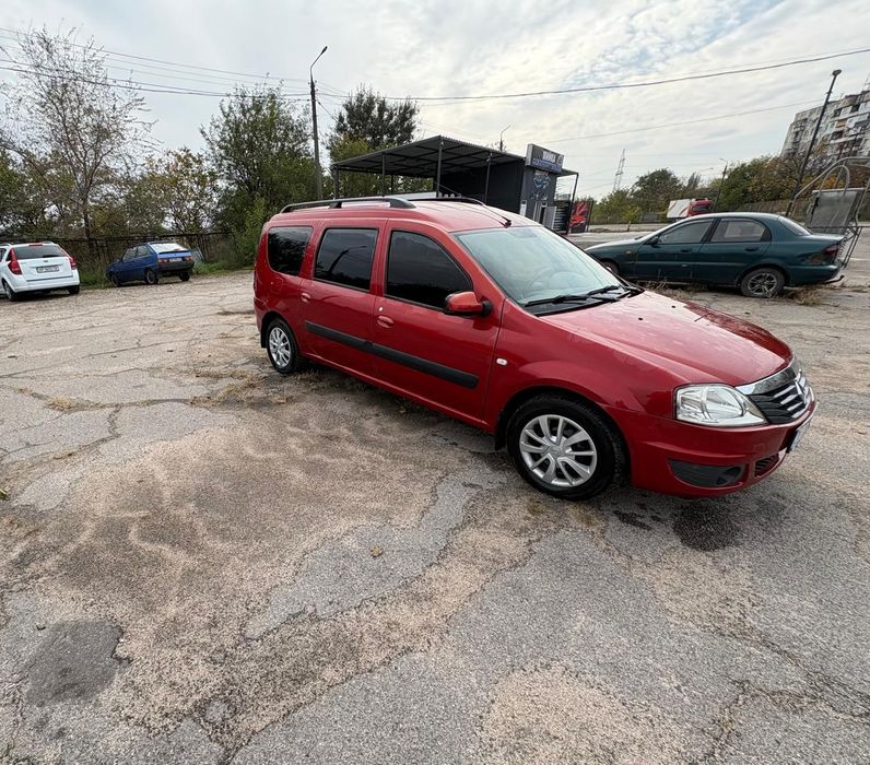 Renault Logan MCV 1.6 газ-бенз