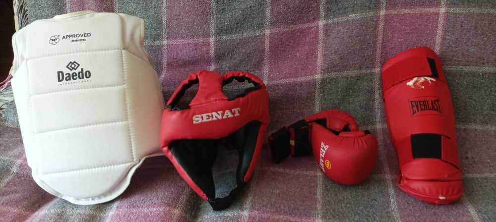 Набір захисної екіпіровки для бойових мистецтв дитячий