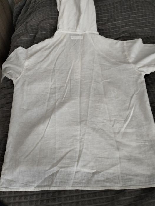 Дві Сорочки zara на 13 років. Недоліків не має . Ціна за дві-500