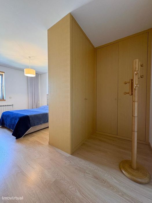 Apartamento T3 (recuado) com 56m2 de terraço, no centro da Trofa