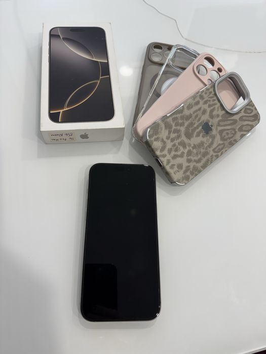 Продам iPhone 16 Pro Max 256 GB Natural Titanium