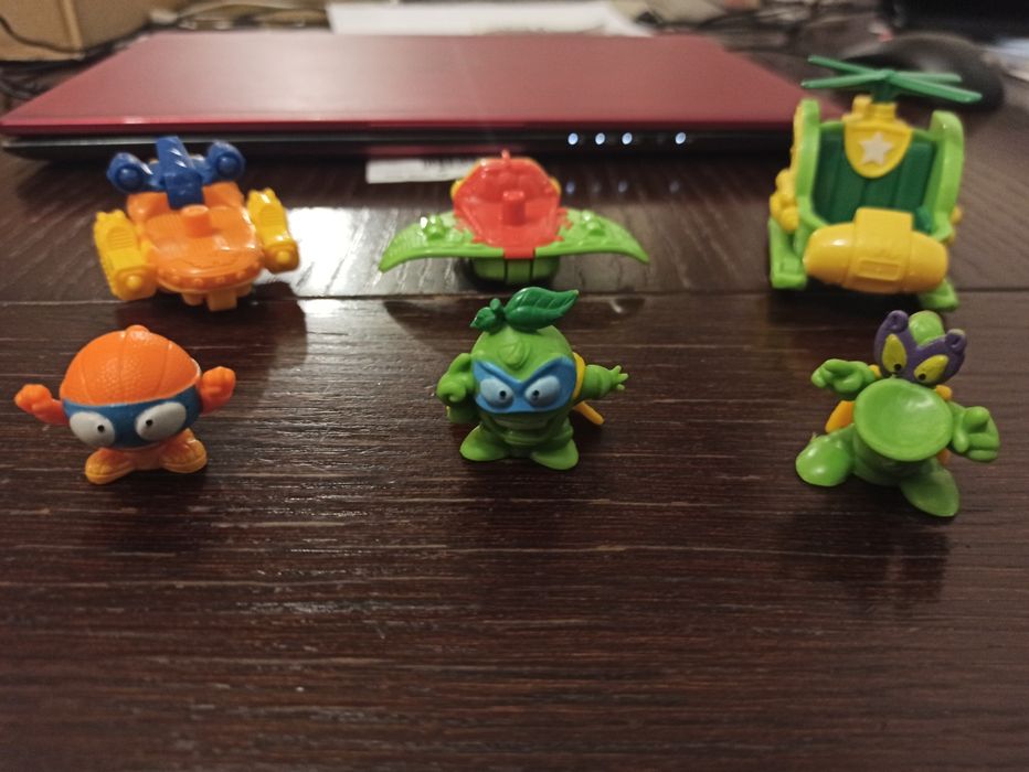 Super Zings - trzy pojazdy+ 8 figurek