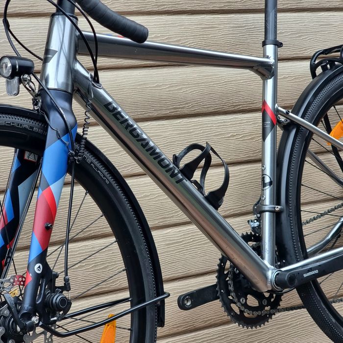 28 BERGAMONT Grandurance RD 3 GRAVEL Shimano Claris. Disc. LED