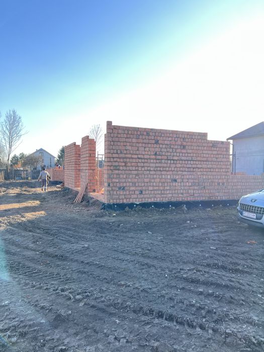 Будинок, особняк, котедж.