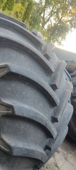 Opona 900/60R32.