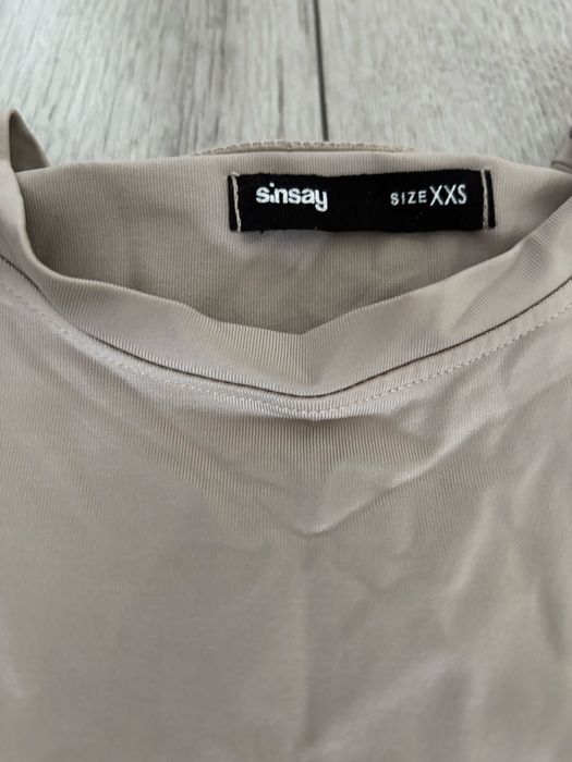 T shirt beżowy elegancki lub na codzien