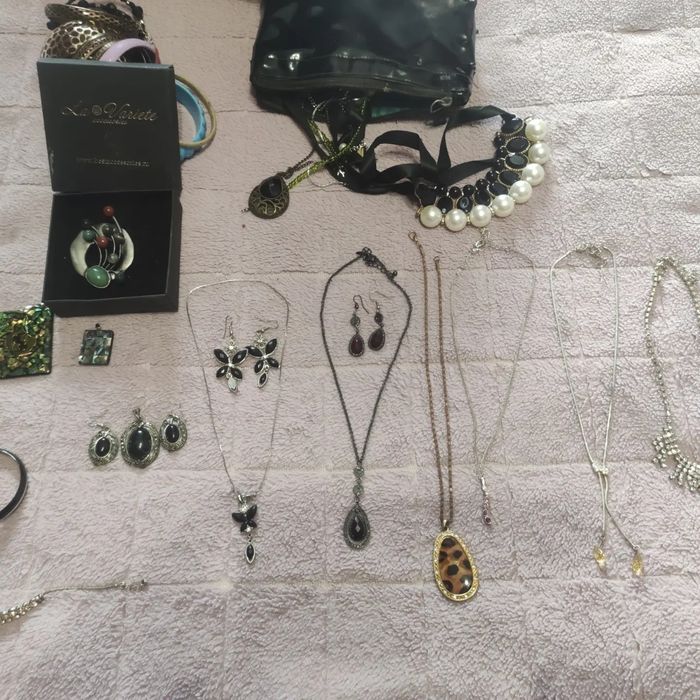 Біжутерія,набори, сережки ,цепочки