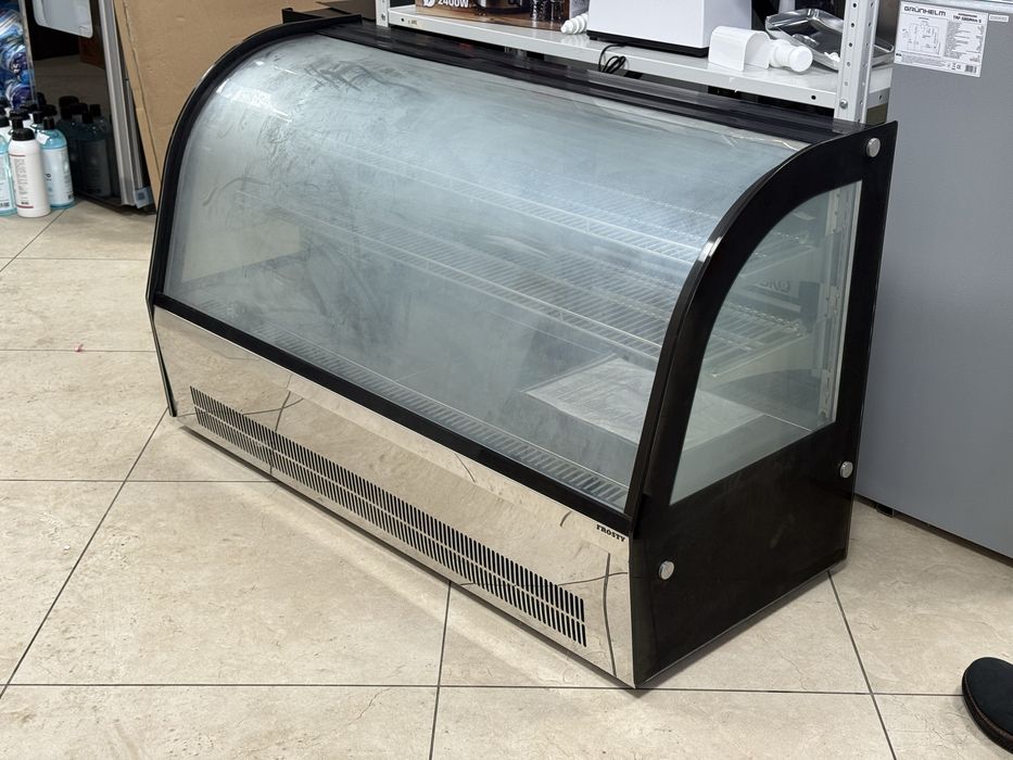 Frosty GN1200CT витріна нова у кафе