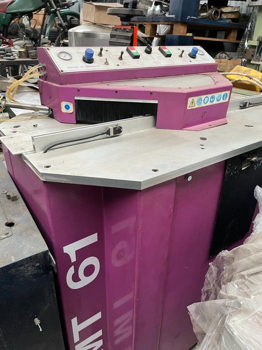 Maquina de corte com 2 discos alternos