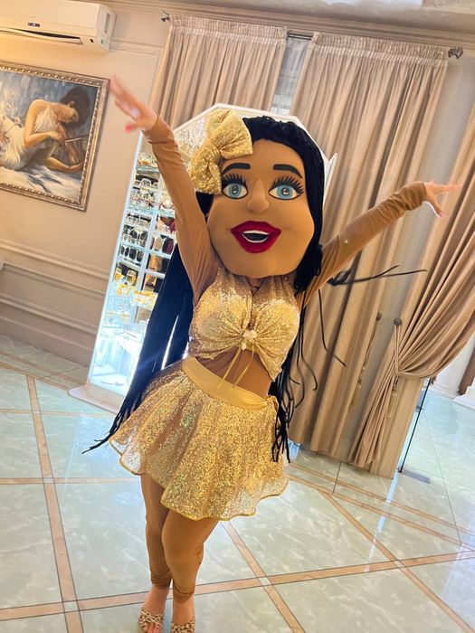 Стрепризерша на день народженя