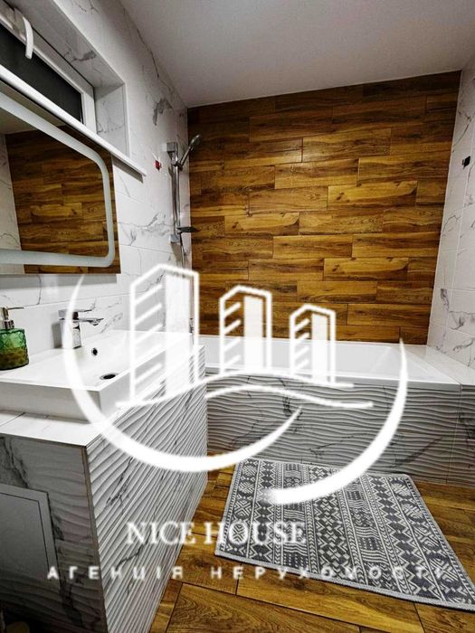 Продам дом в посёлке  Печенеги