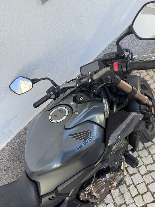 Vende-se mota CB650R
