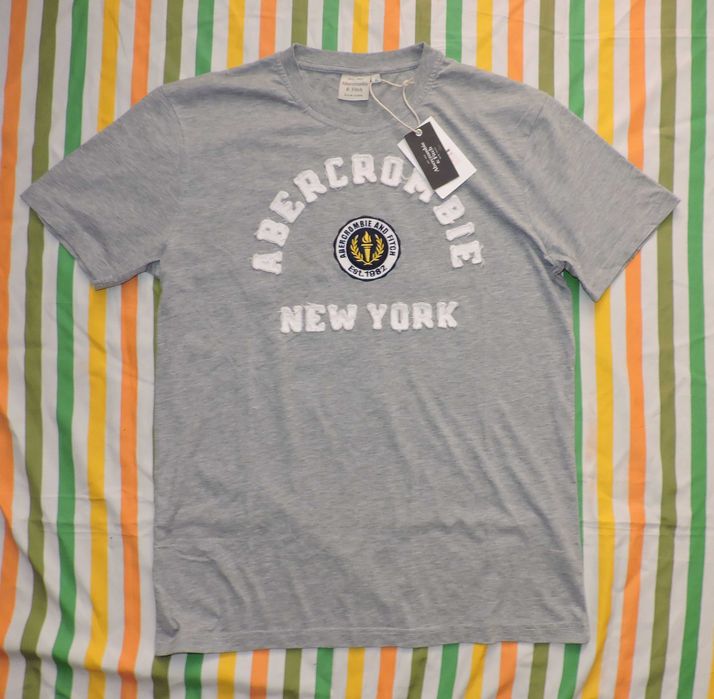 футболка Abercrombie & Fitch