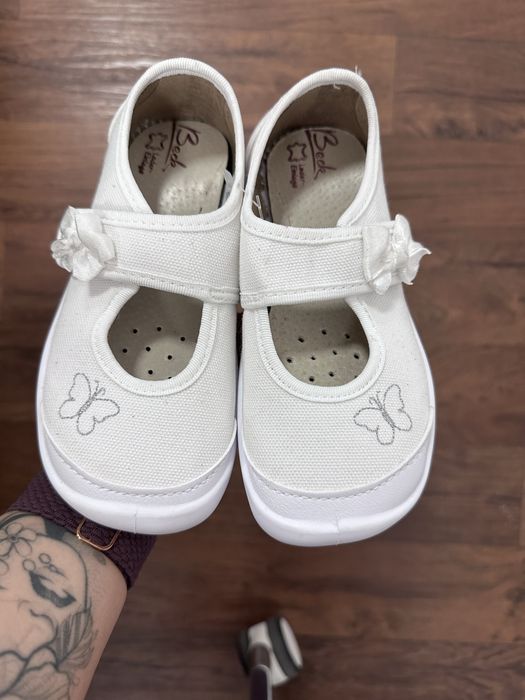 Nowe kapcie barefoot, rozmiar 28, wersja slim