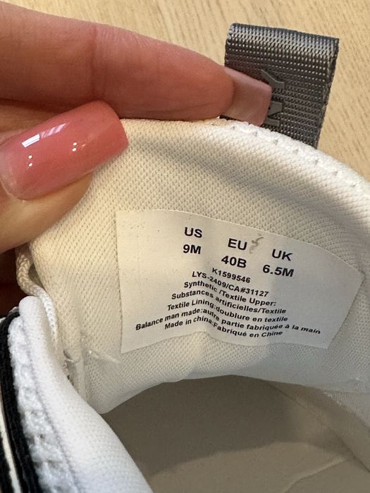 кроссовки новые DKNY