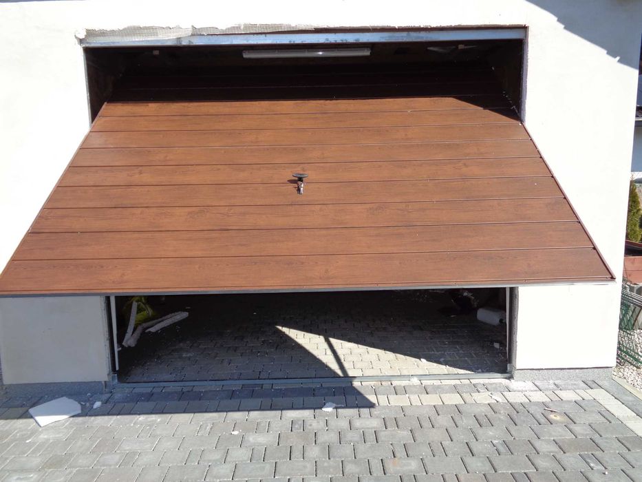 Brama garażowa Bramy garażowe dwuskrzydłowe i uchylne Drzwi Na wymiar