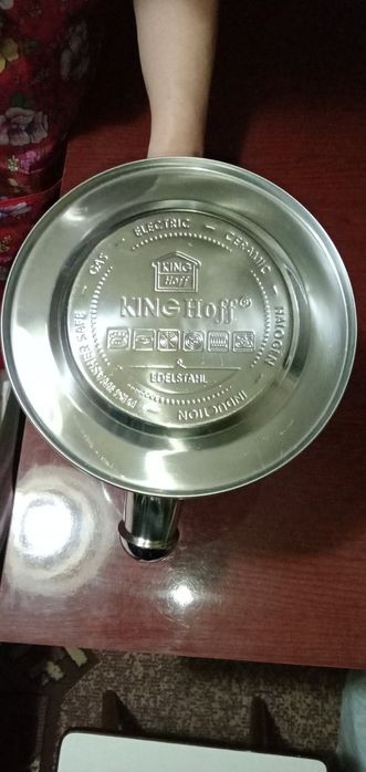 Продам чайник со свистком.