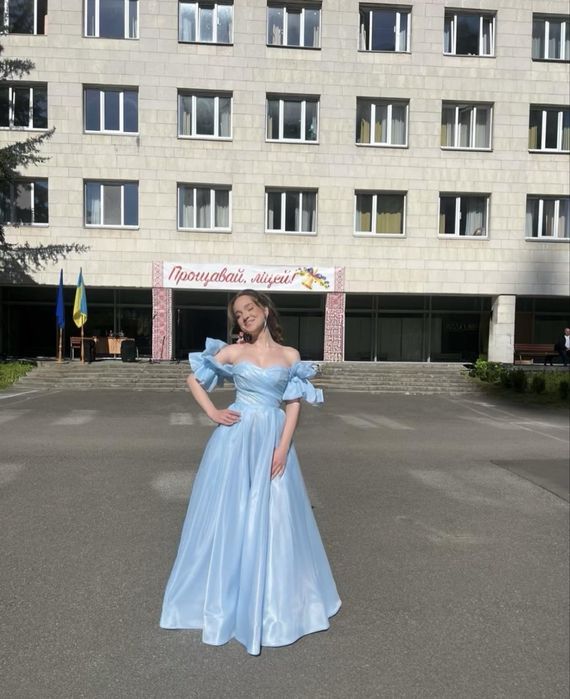 Випускна блакитна сукня  з органзи XS - S