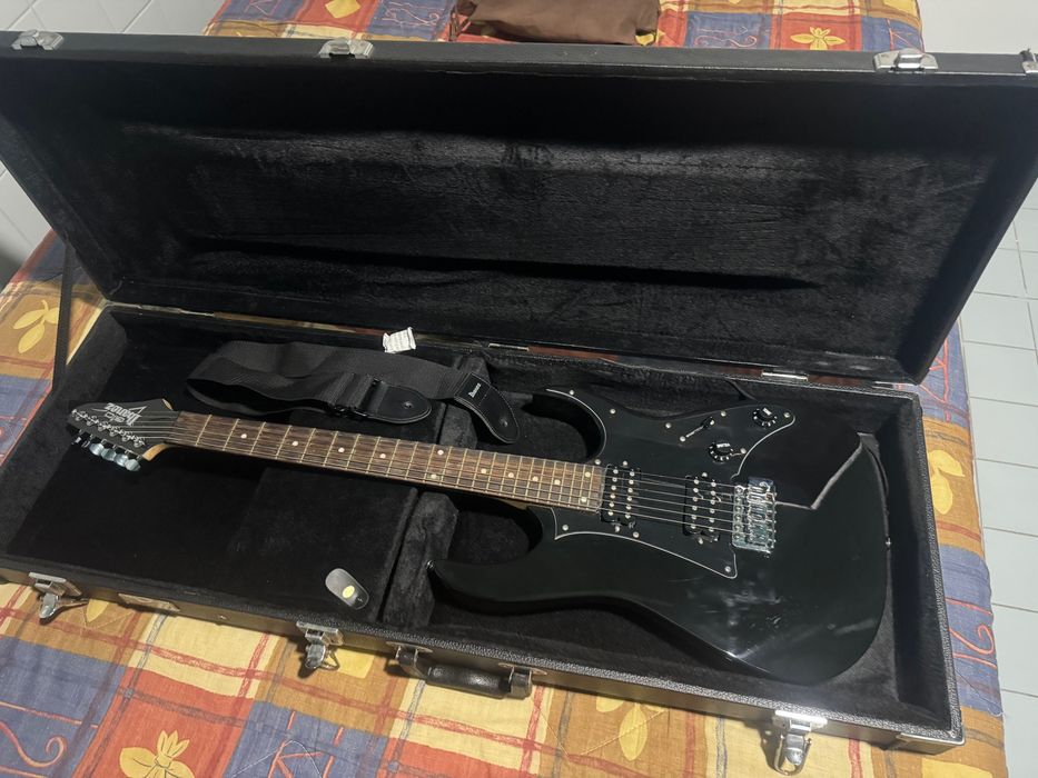 Guitarra Ibanez série GIO STRATOCASTER