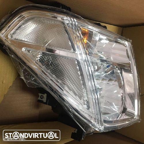 Farol Nissan Navara modelo: 2005 até 2010 novo
