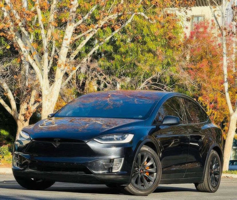 Tesla Model X 75D      2017