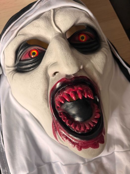 Máscara de Halloween Freira nova