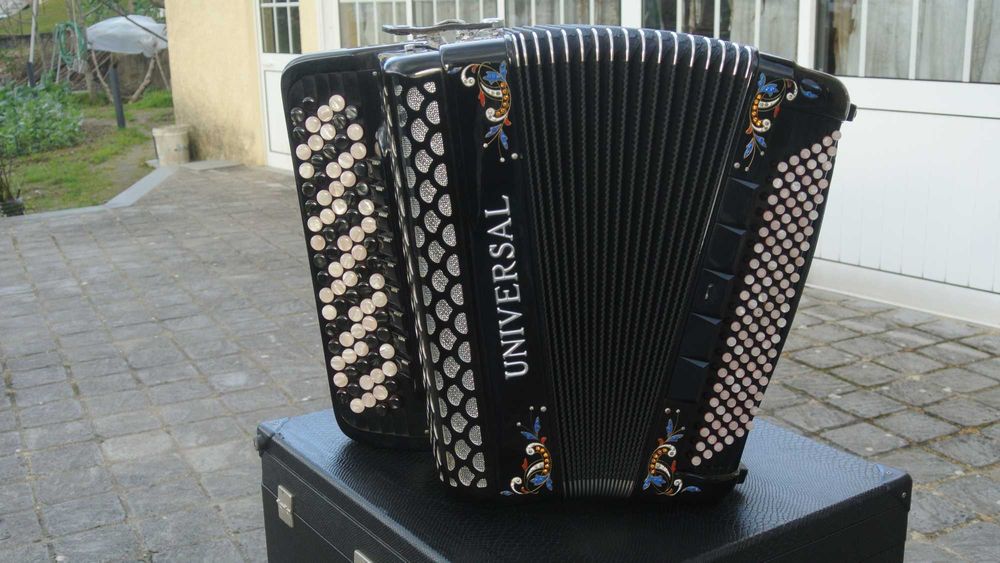 Acordeao Universal 4 Voz 120 baixos, N 293