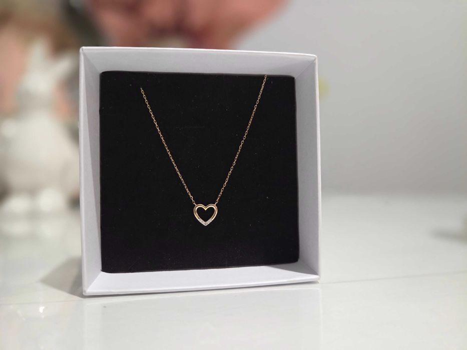 Naszyjnik z żółtego złota z diamentami - serce - 0,02 ct - próba 585