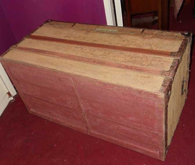 Bau arca mala muito antiga inicio do seculo XX