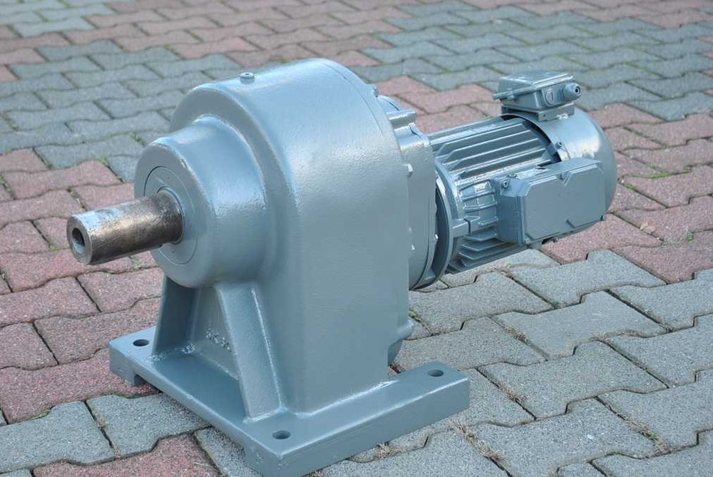 Motoreduktor 2.2kw. 12obr./min.. Obce chłodzenie