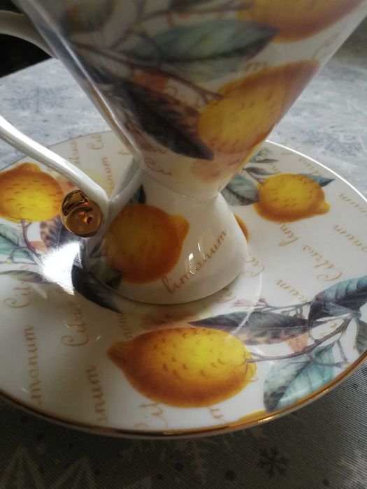 Zestaw do kawy lub herbaty - filiżanka i spodek z porcelany